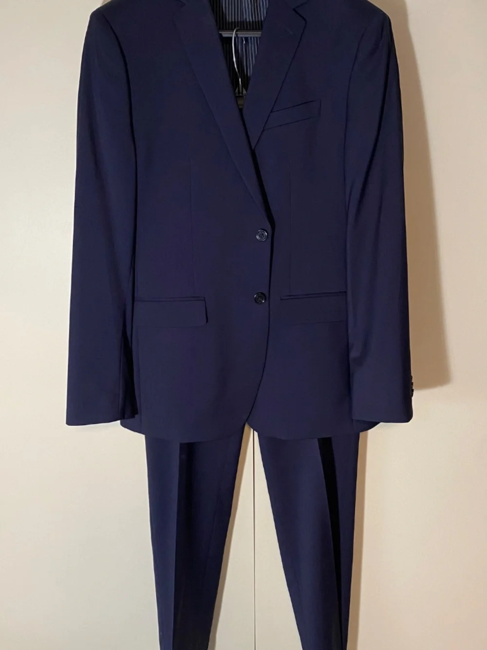 Banana Republic Men’s Navy Slim‑Fit Suit – Super 120’s Italian Wool, 40R / 34×34